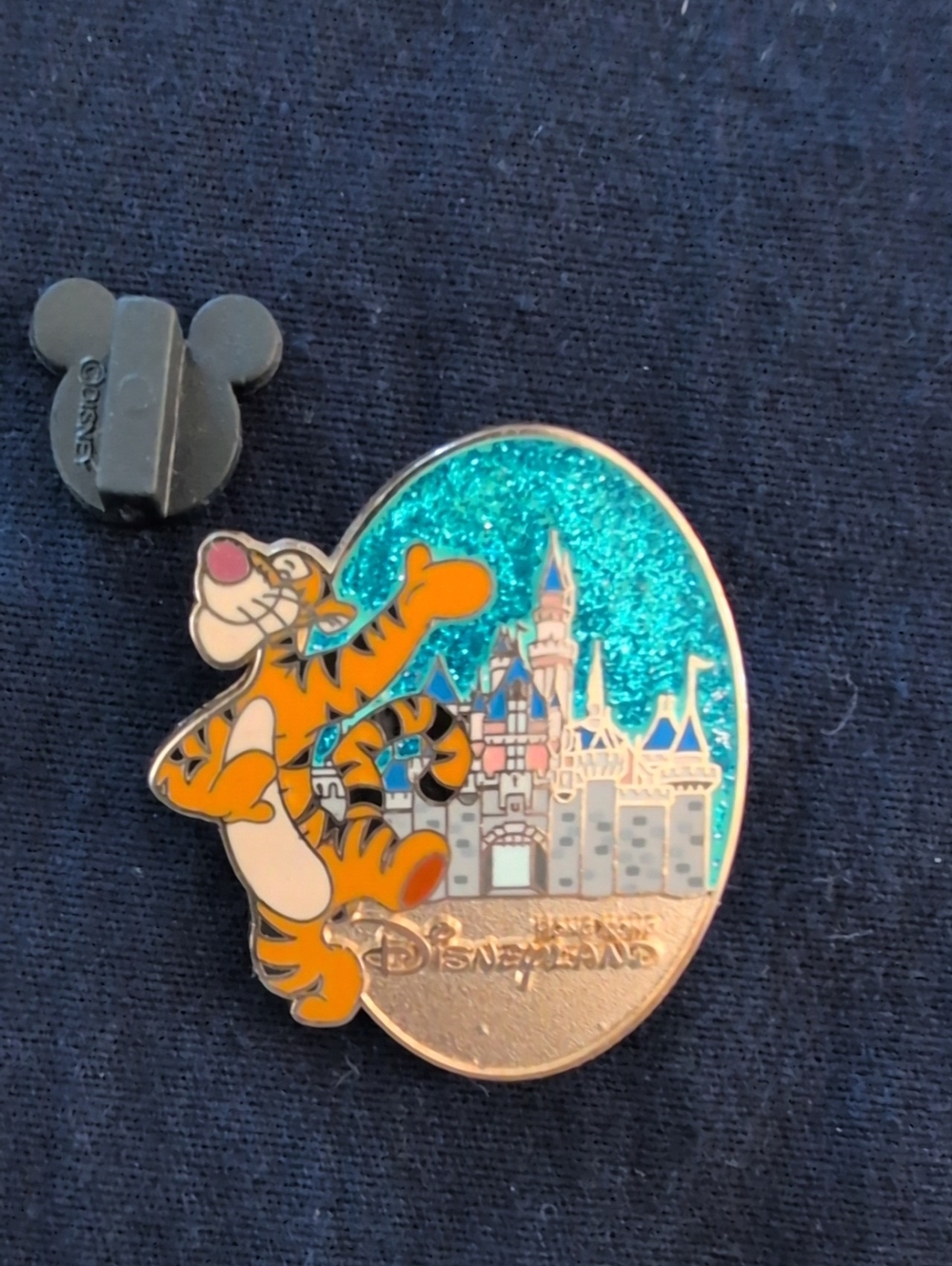 Tigger Disney castle Pin HKDL